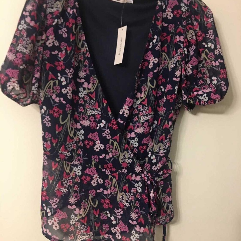 New Francesca’s wrap around blouse